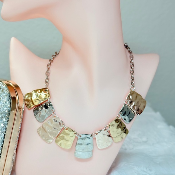 💕 Gold, Silver, and Bronze Hammered Necklace - Picture 6 of 7